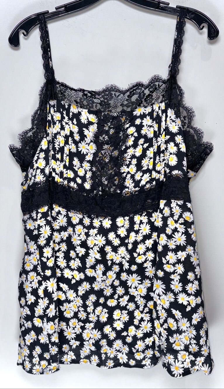 Torrid floral lace tank top size 2